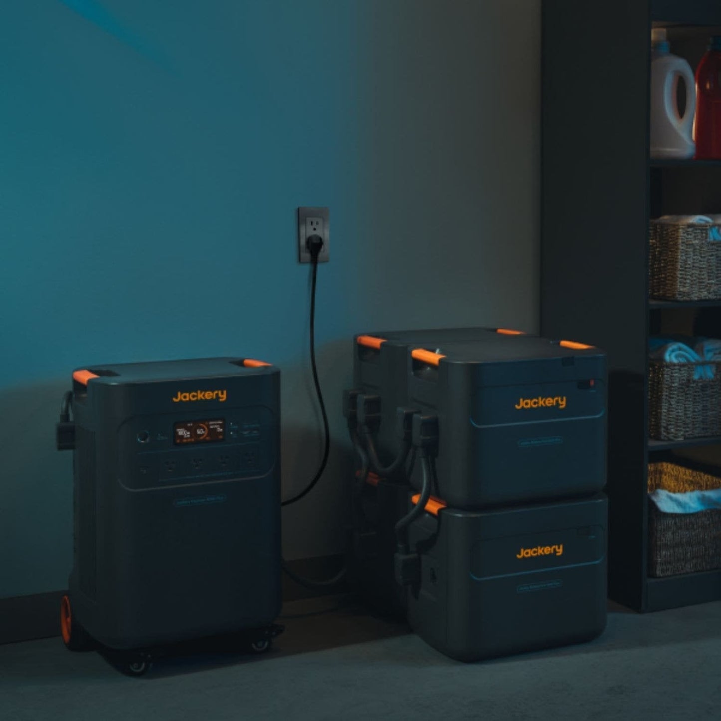 Jackery Explorer 5000 Plus Whole-Home Backup | 5040Wh | 7200W | 4000W Solar Input